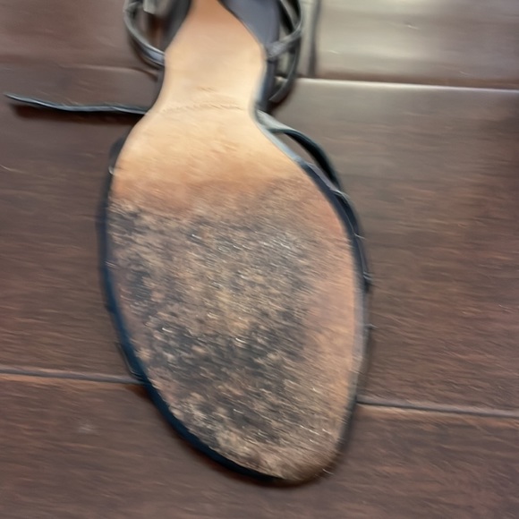 Silver Max Studio strappy sandals. Size 8 - Picture 5 of 5